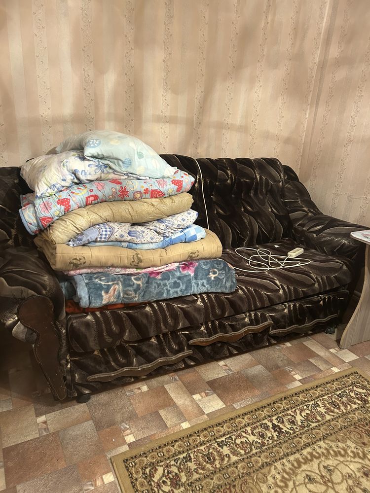 Продам диван и кресла