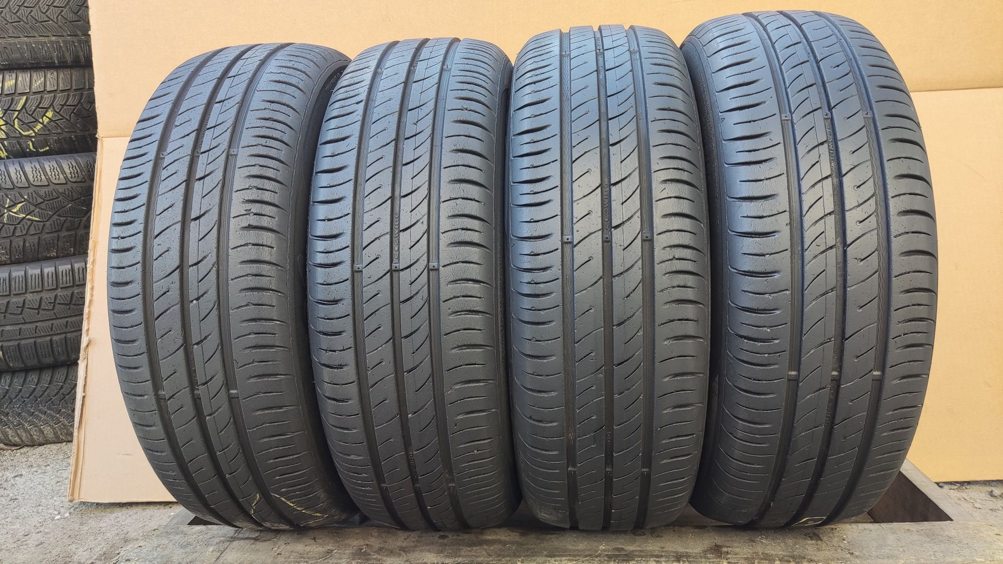 4бр летни гуми 185/60/15 Kumho EcoWing ES01
7 mm грайфер
Добро състоян