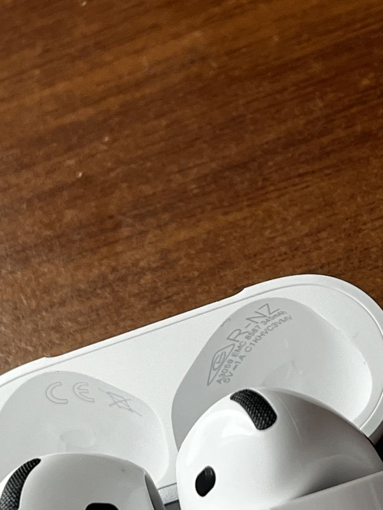 AirPods 4 ANC (2024)