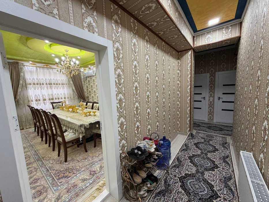 Продаётся 2х комн квартира на 2 этаже 6 микрорайон Мебель Файз