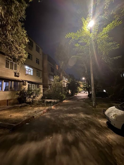 Юнусабад-11 Мегапланет Центр Возле метро 2/2/4