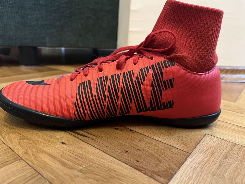 Nike стоножки за футбол