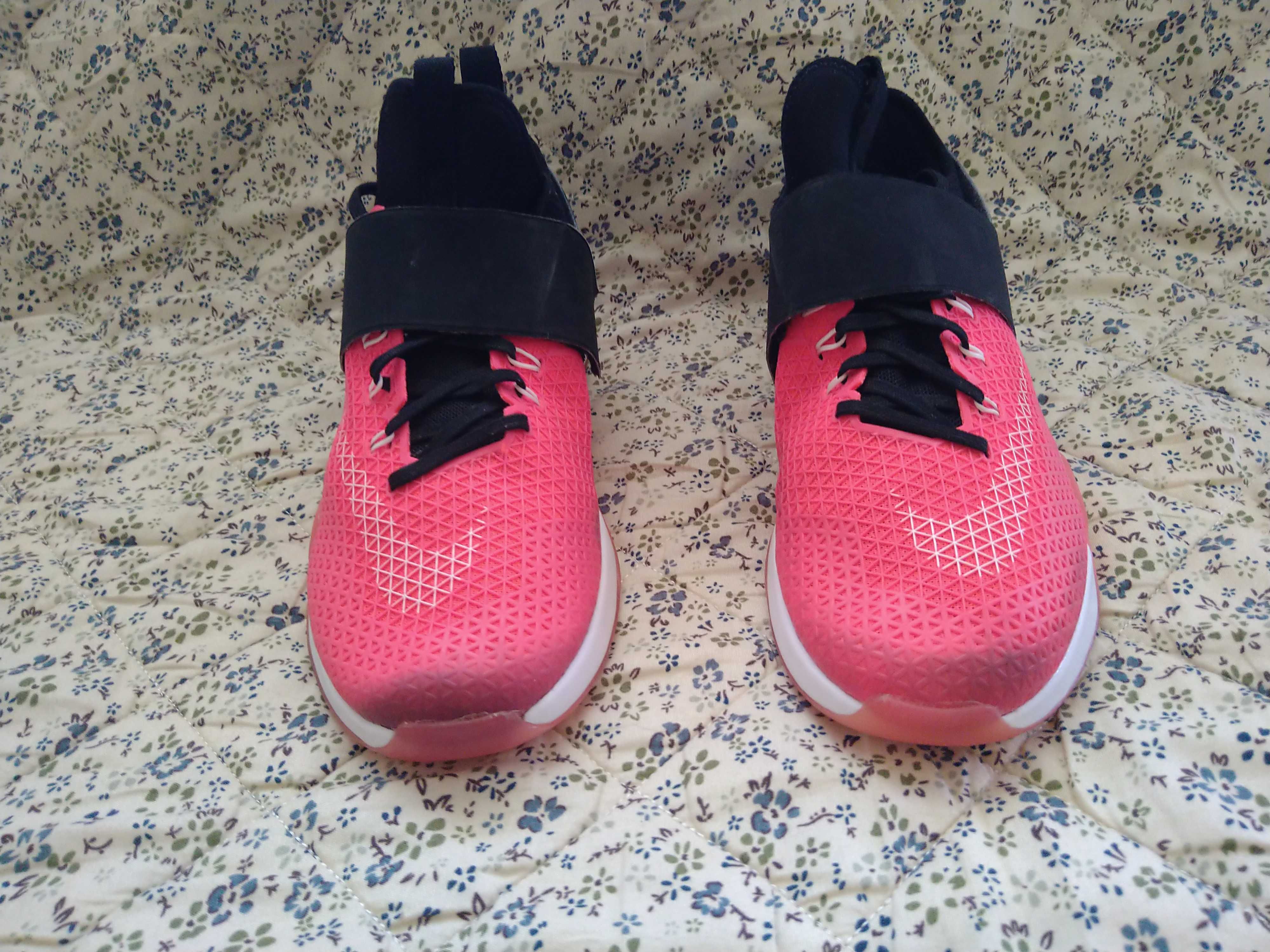 NIKE zoom- оригинални маратонки номер 39