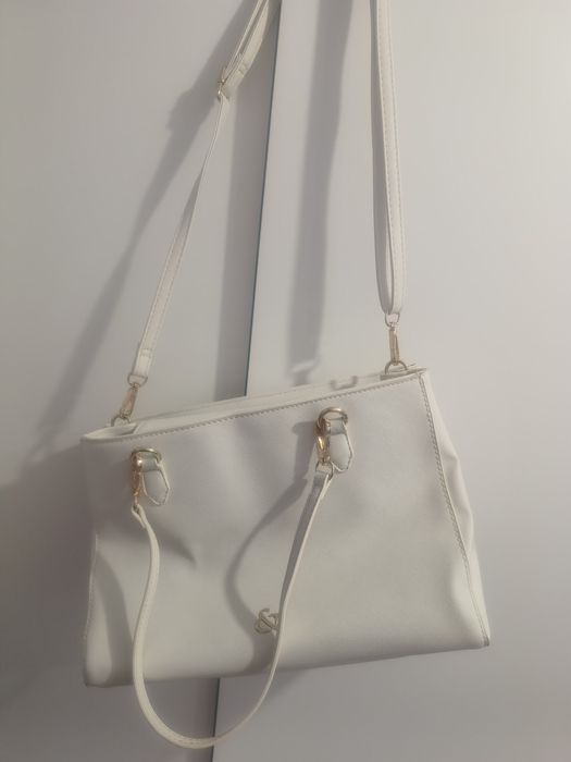 Geanta noua alba cu 2 buzunare fermoar interior