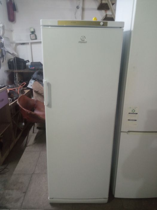 Продам морозильник ноу Фрост