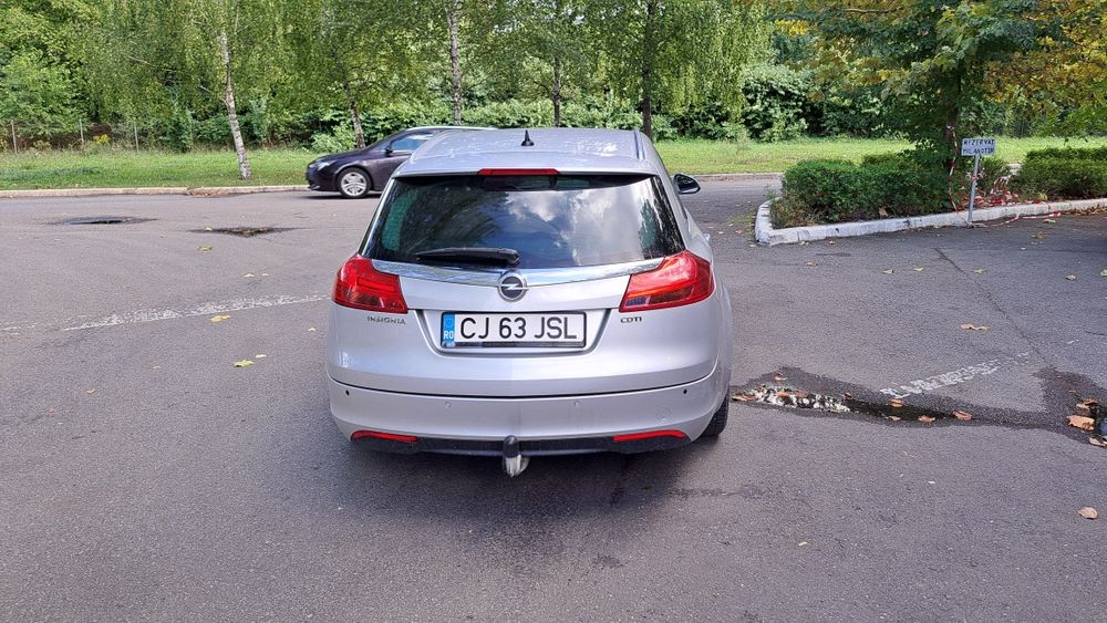 Vând Opel Insignia Sport Tourer2012