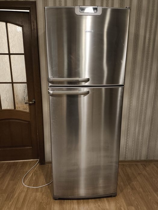 Продам большой холодильник BOSCH б/у в хорошем состоянии.