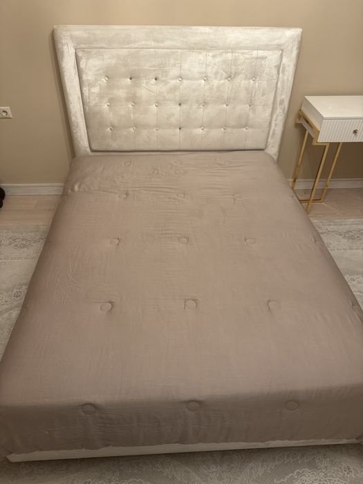 Продаю кровать 160×200