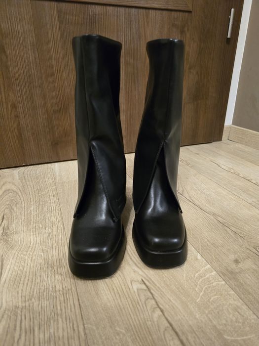 Черни боти с 9см. ток