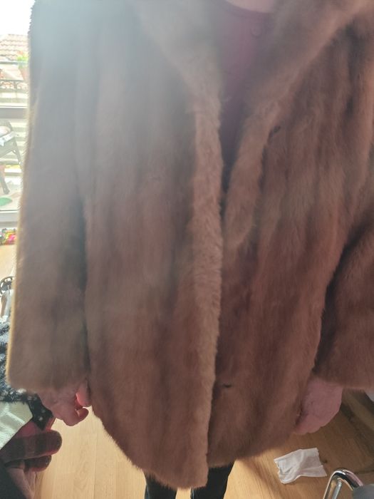 Палто от норка ползвано но е запазено