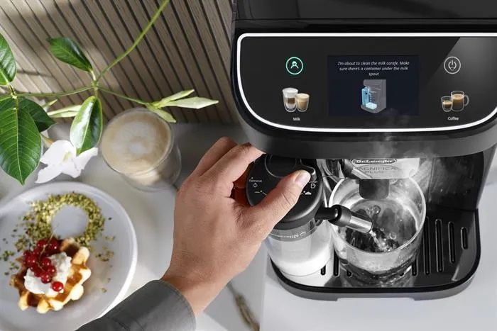 Kофемашина DeLonghi ECAM320.60.B Magnifica Plus