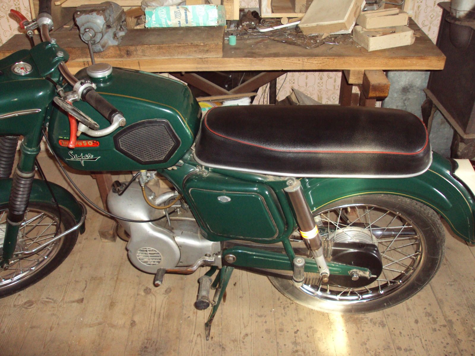 Motoreta Mobra Super 50