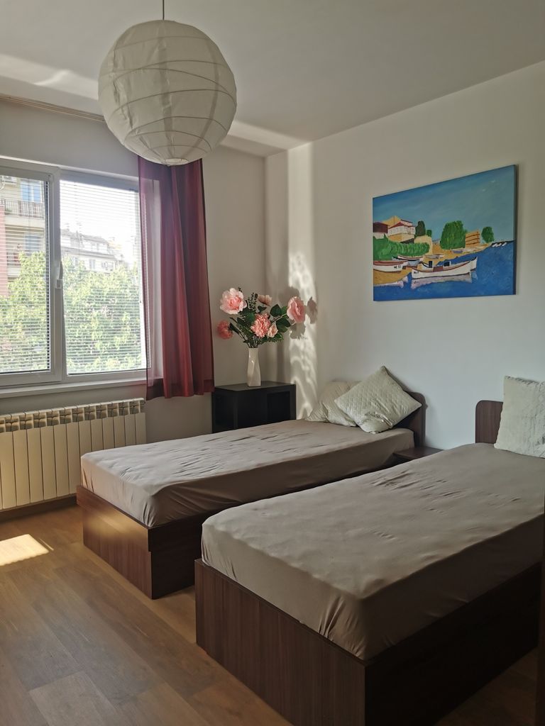 Дава се под наем Четиристаен апартамент в София, Славия - 130 кв.м за 850 € - Снимка #3