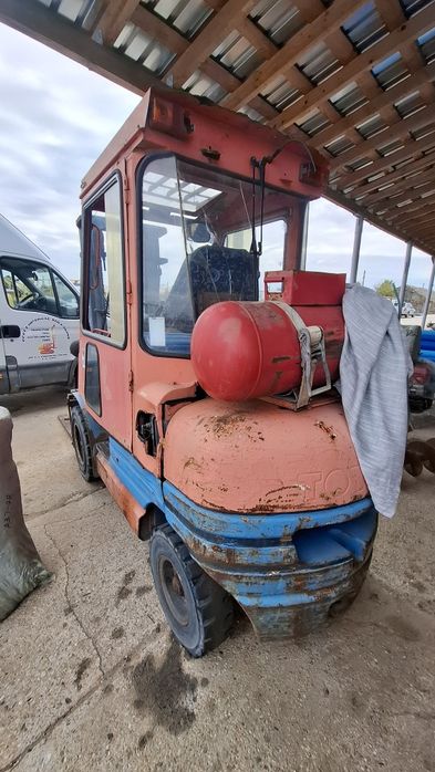 Stivuitor GPL Toyota 3 Tone ridicare ! ( 4.5 tone el )