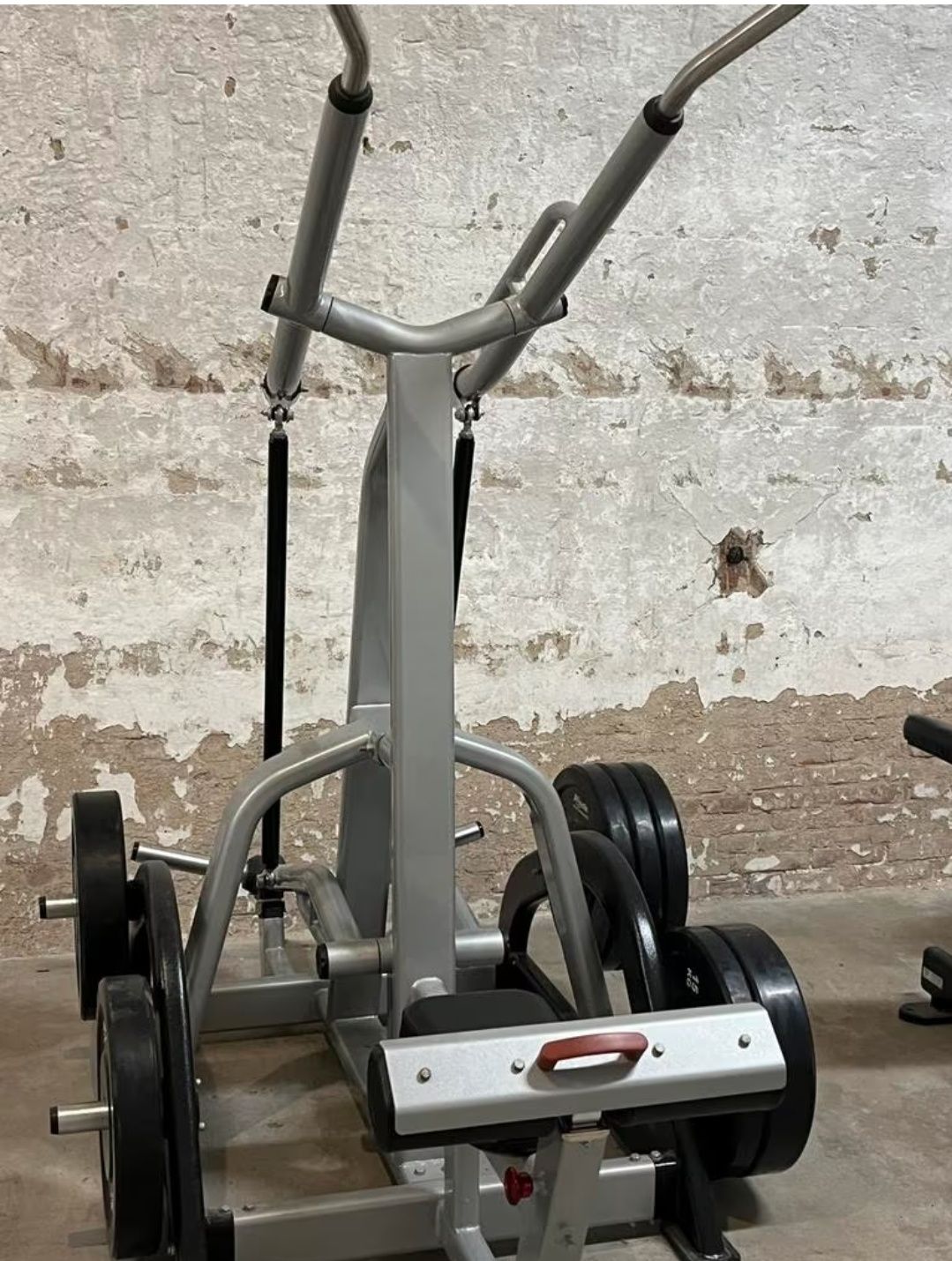 Фитнес уреди Star trac front lat pull down гръб свободни тежести