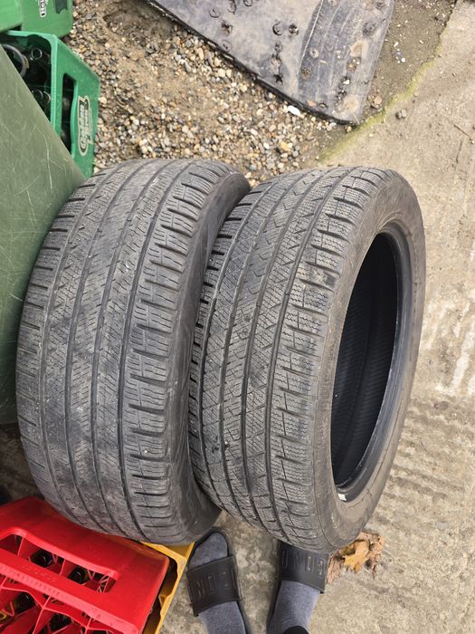 Vand 2 anvelope r 18