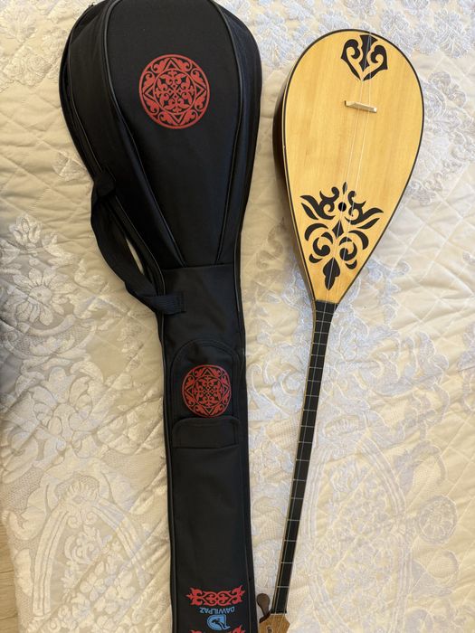 Продам домбыру детскую