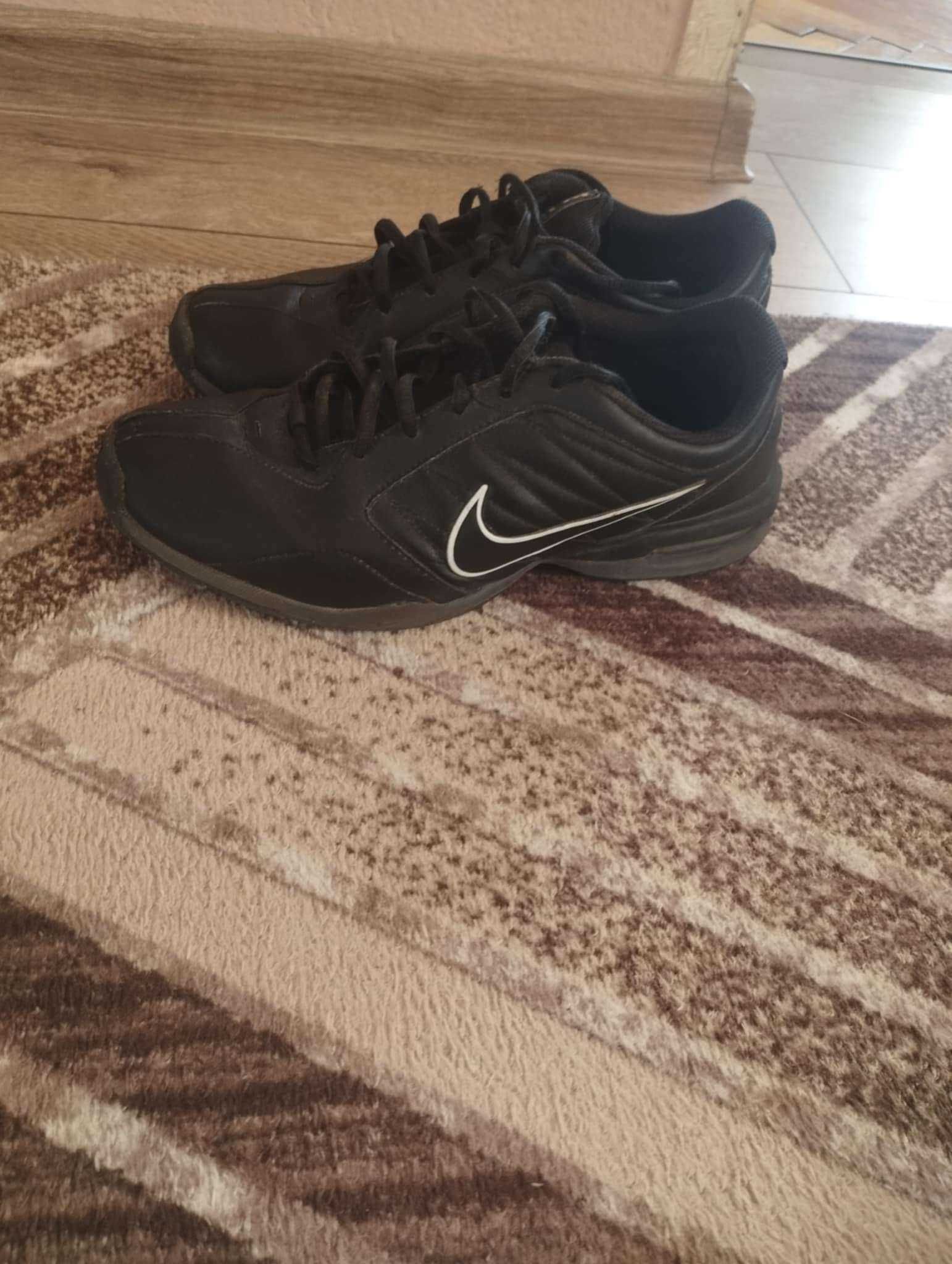 Nike Air Consolidate
