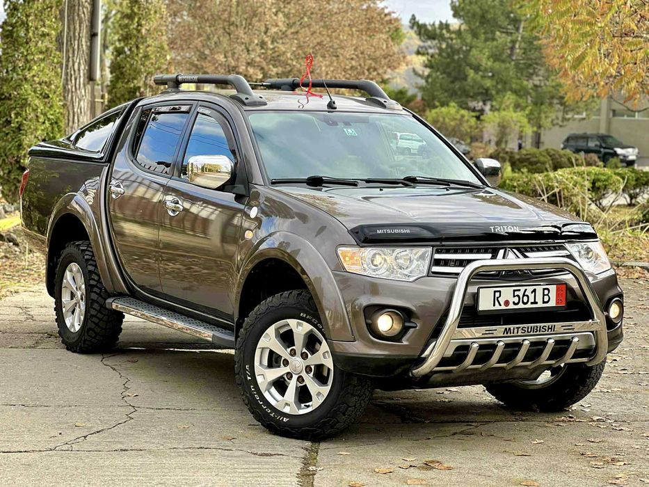 - IMPECABIL Mitsubishi L200 2.5Di-D178cp LIMITED EDITION Full