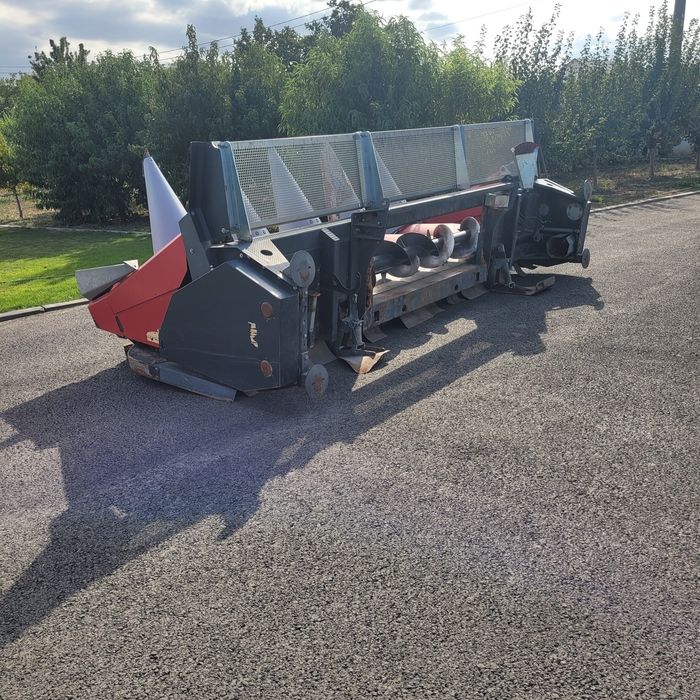 Culegator porumb Dominioni