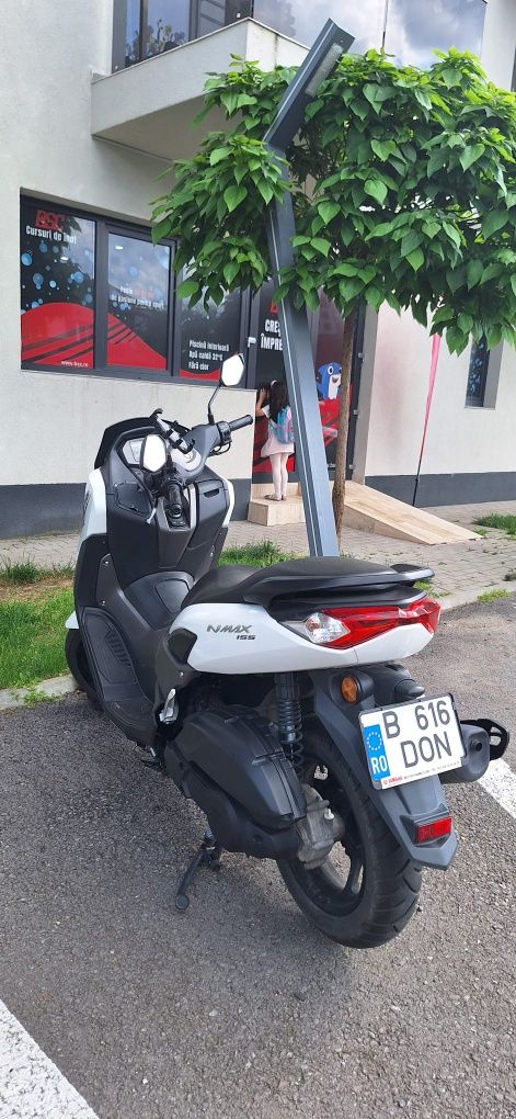 Yamaha Nmax 155 2023 5000 km încă în garantie