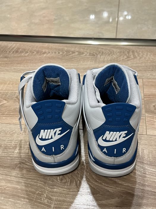 Air Jordan 4 Retro "Military Blue"