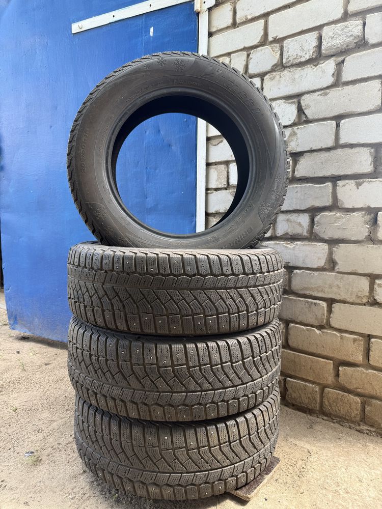 Продам Зимние шины в отличном состоянии