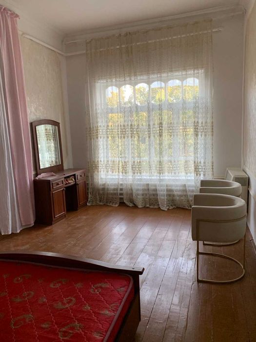Срочно продаётся дом наземле (ховли) центр города.