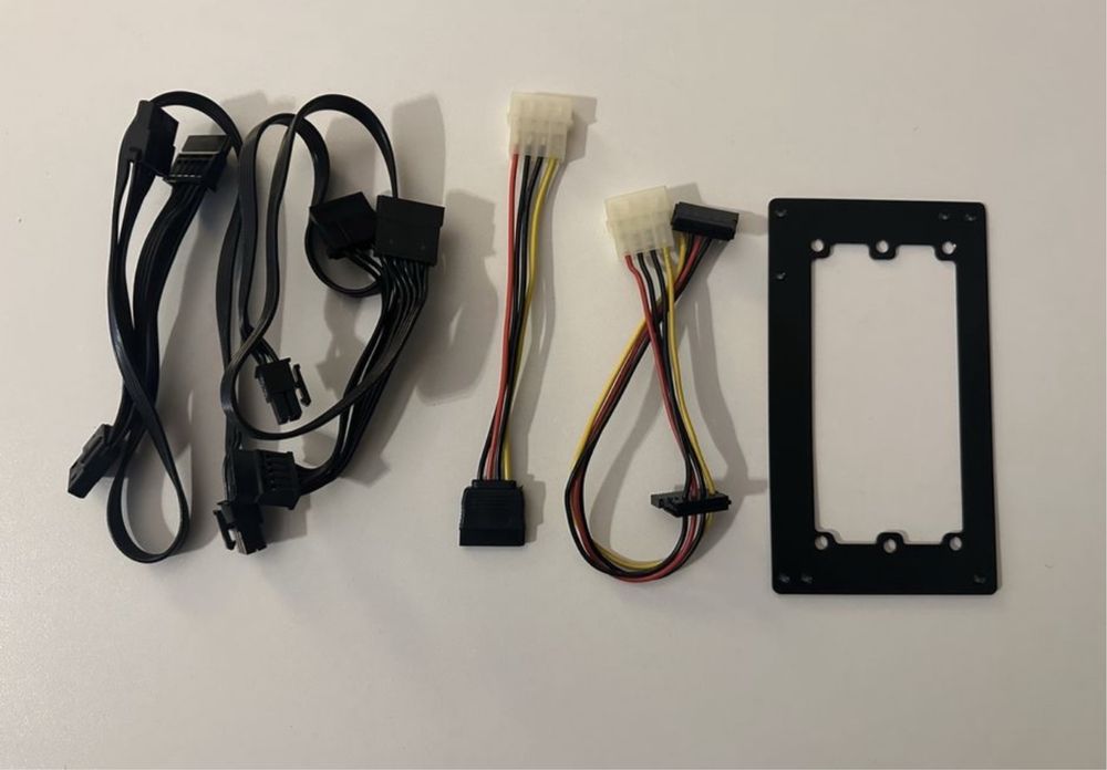 Cabluri, splitere Noctua, Asus, Ekwb, adaptor sursa SFX