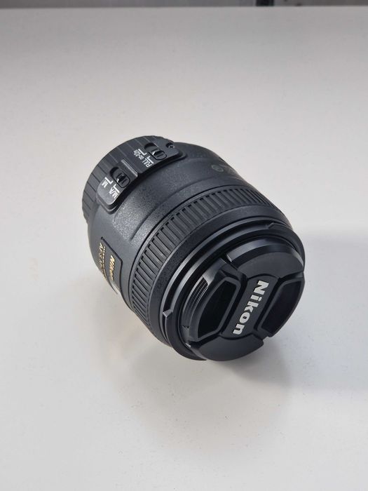 Obiectiv Nikon AF-S DX Micro-NIKKOR 40mm f/2.8G