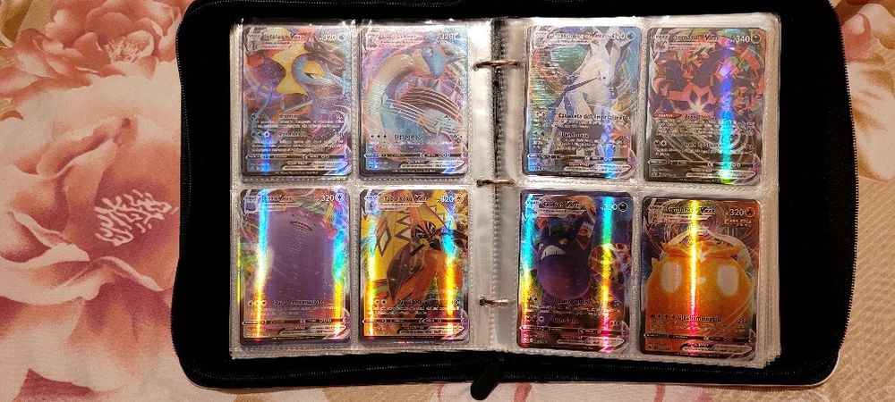 Binder cu 400 cartonașe pokemon go Replici