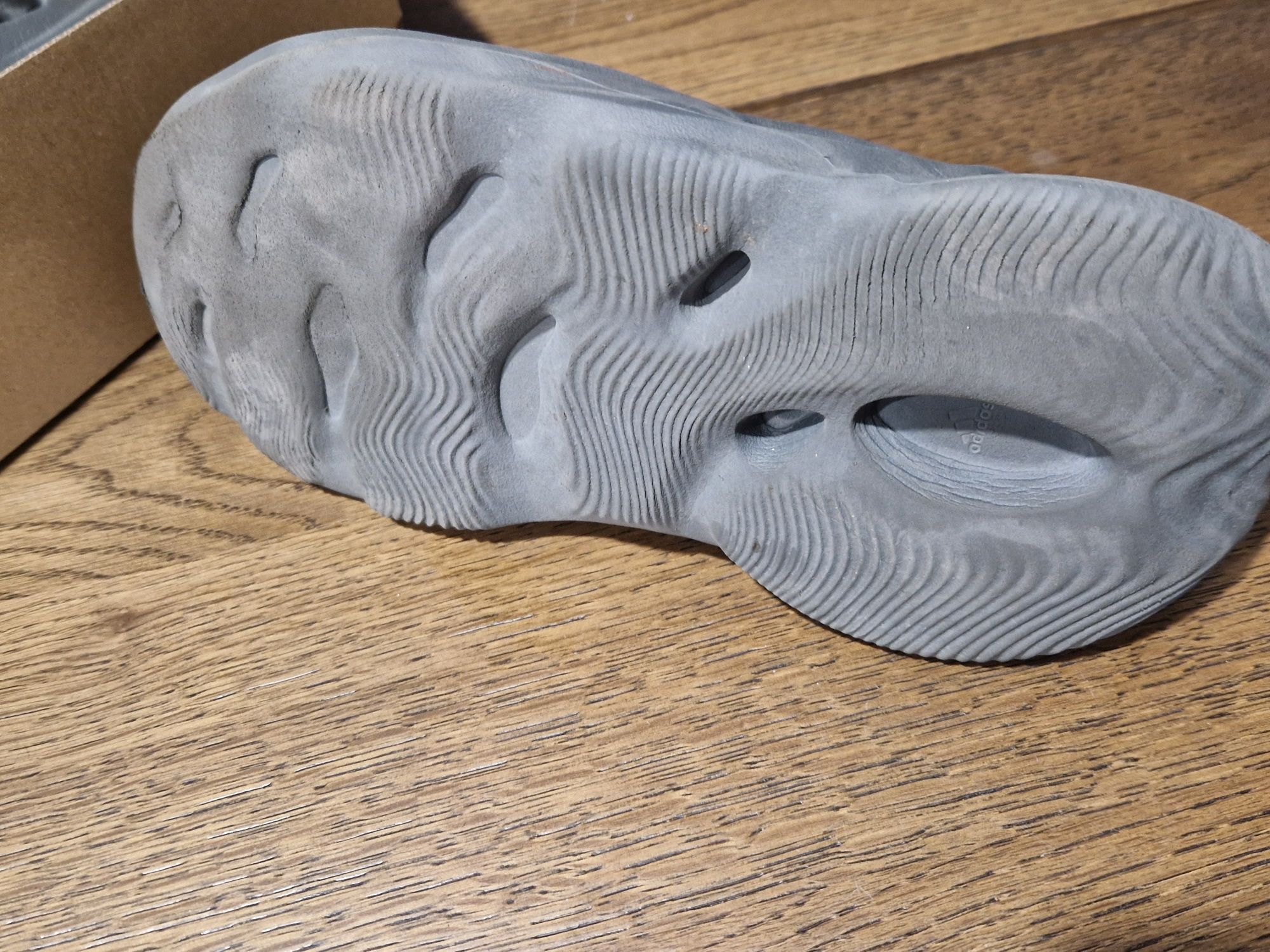 Adidas yezzy foam runner 39 номер
