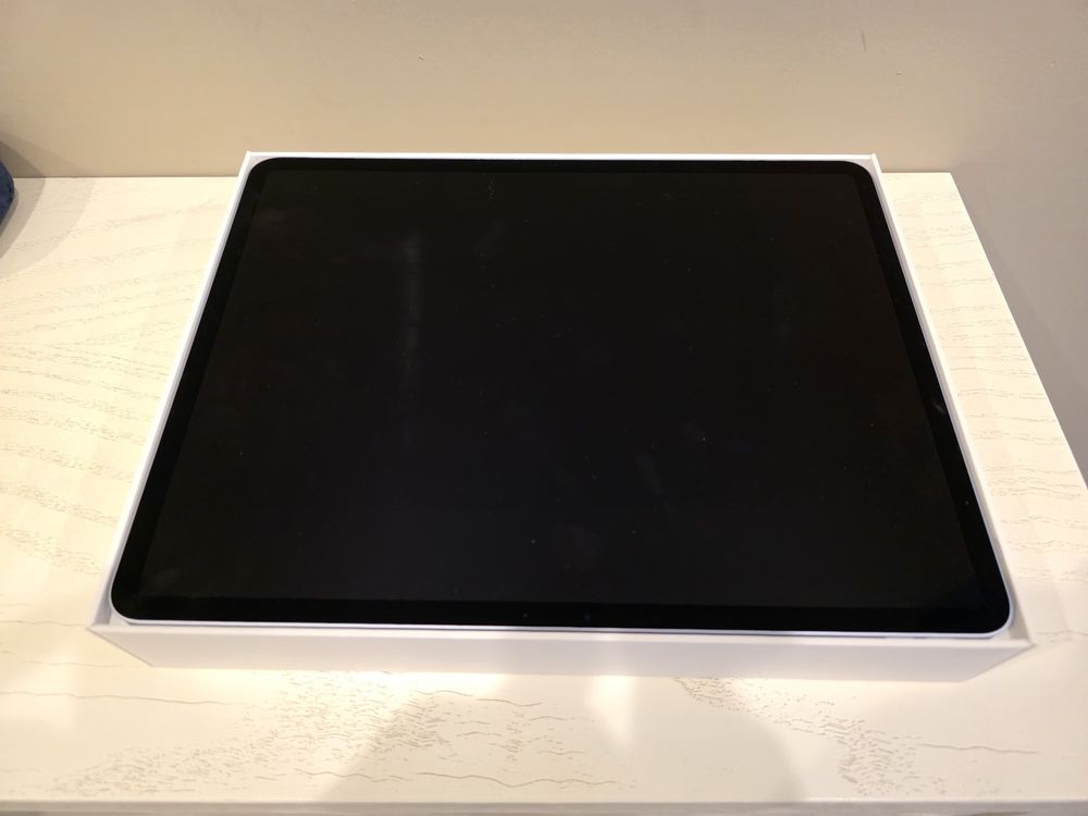ipad air 13 M2, 8/256 + Magic keyboard