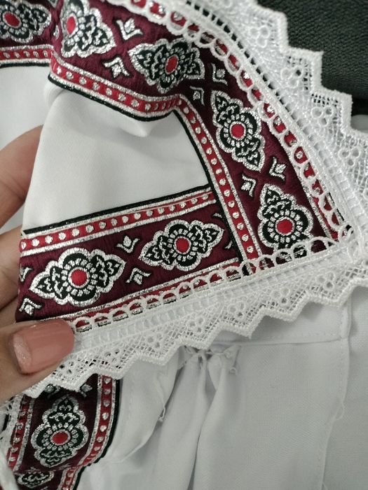 Costum popular copii superb