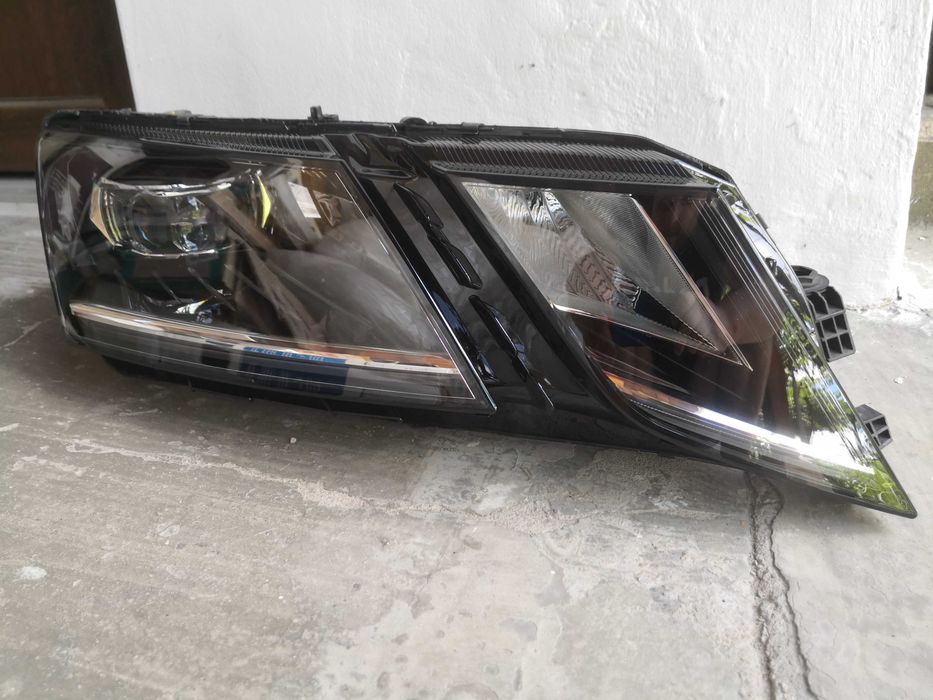 Фар Skoda Octavia FULL LED десен Оборудван/Фар Шкода Октавиа Оригинале