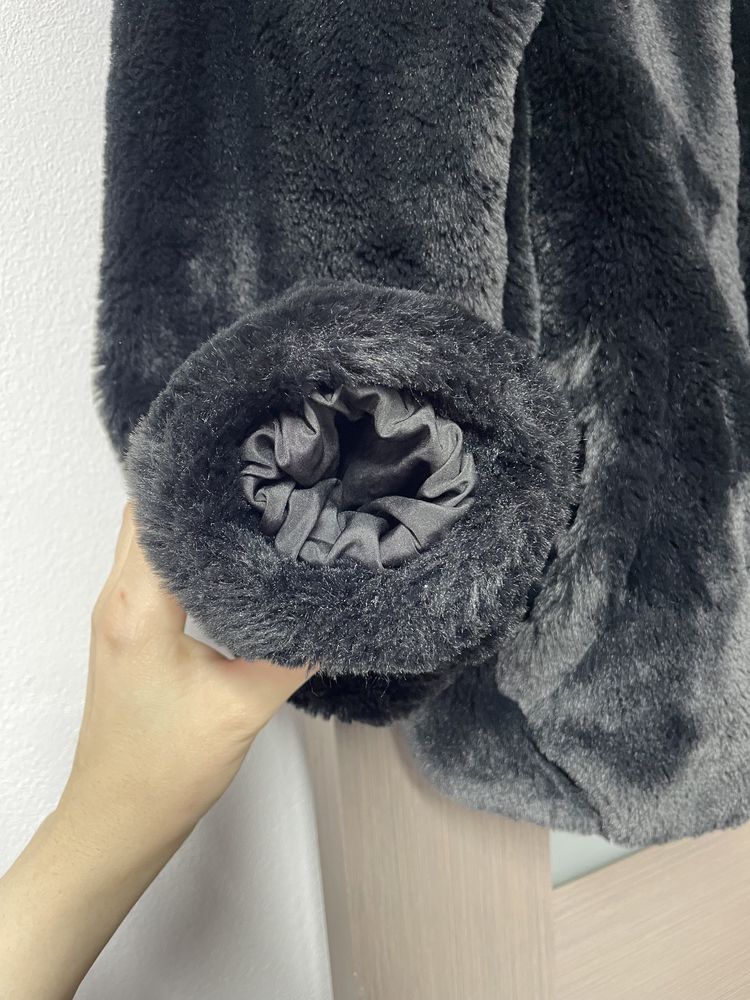 Blanita neagra Bershka