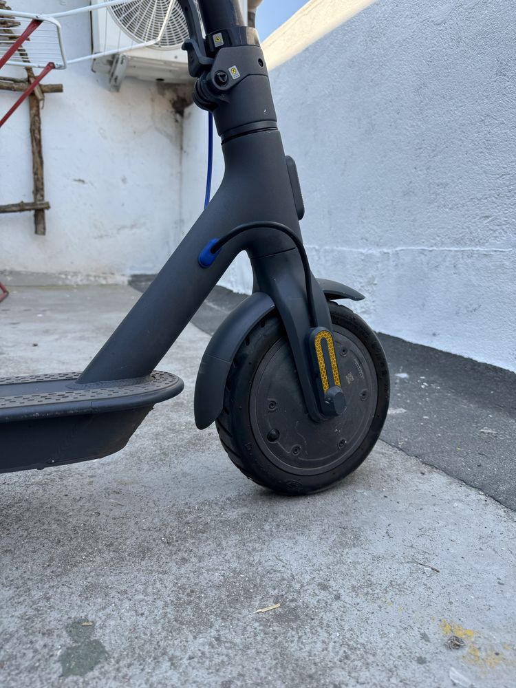 Електрическа тротинетка Mi Electric Scooter 3