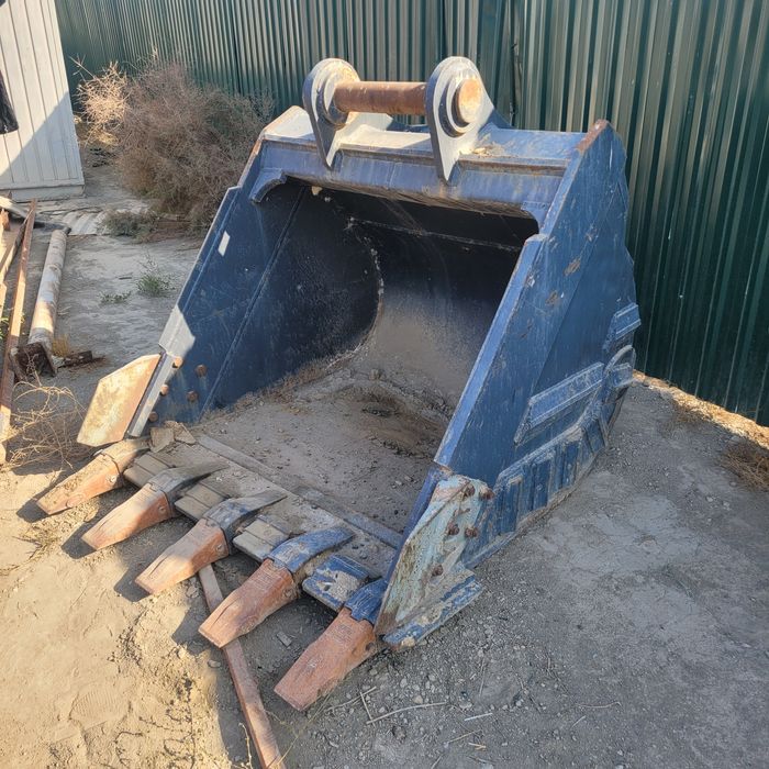 Ekckavator kovuwi sotiladi