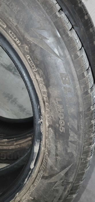 Bridgestone Blizzaк Зимни гуми 225/60 R18 3 бр. джип бус тежкотоварни
