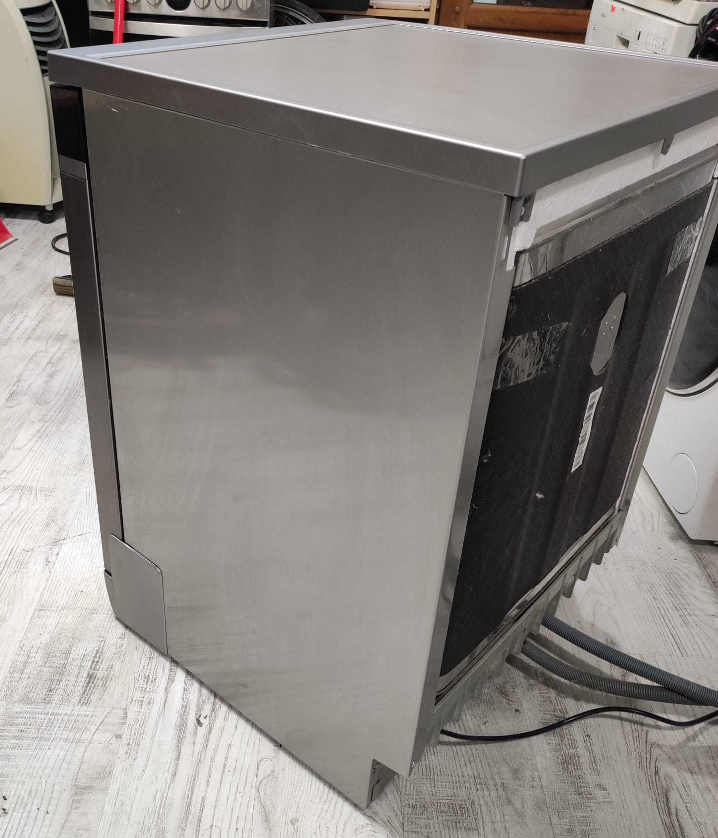 Съдомиялнa WHIRLPOOL WFC 3C42 PX инвенторен мотор