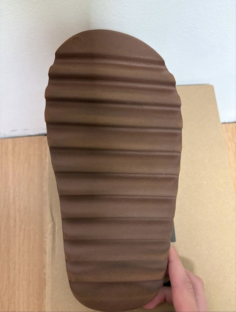 Vând Yeezy Slide Flax 44