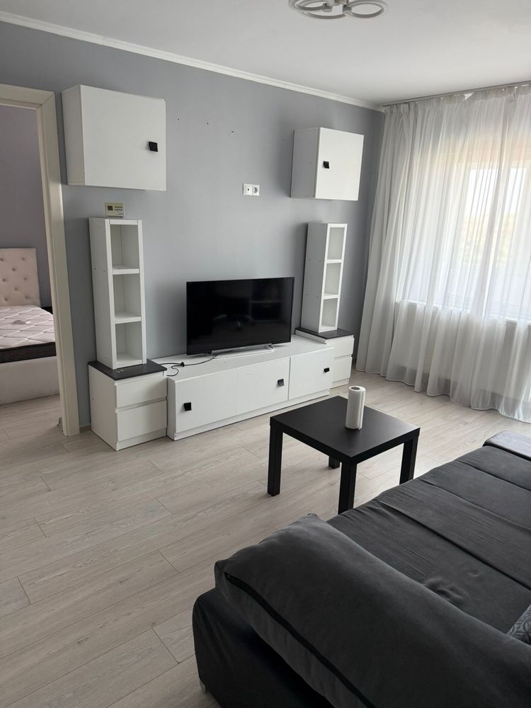 Inchiriez apartament 3 camere