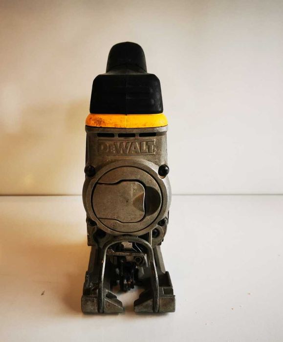 Dewalt DCS 331 - акумулаторен прободен трион /зеге/