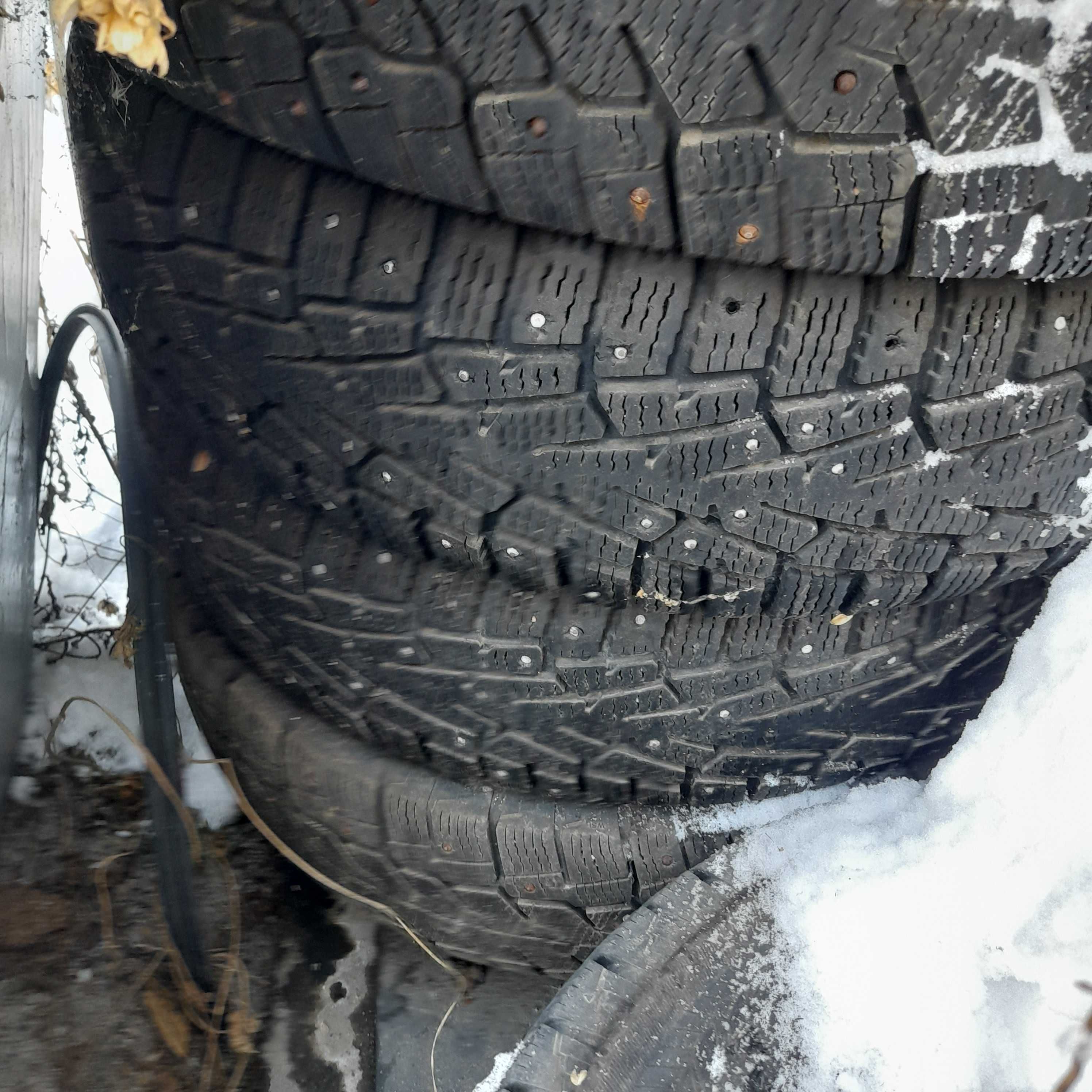 Продам Шины 215/70 R16 с браком