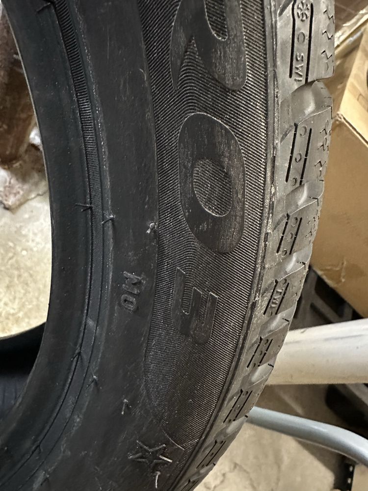245/45/18 Pirelli Sotto Zero 3 DOT2521