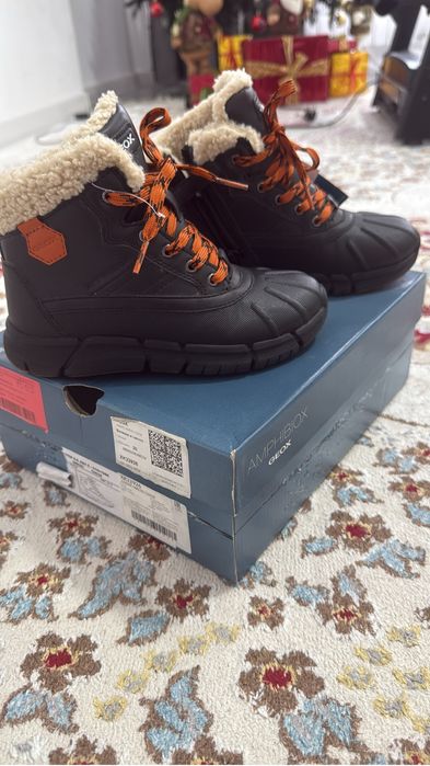 Продам зимние сароги geox 30 рамер