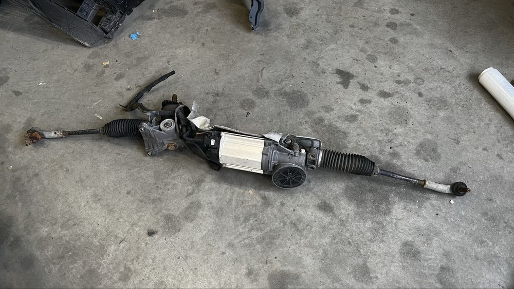 Volkswagen Caddy 3/4 кормилна рейка