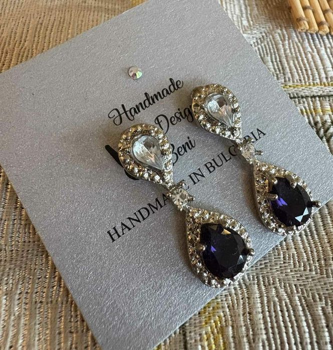 Уникални обици с тъмносин камък