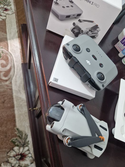 Dji mini 3 pro,la cutie cu accesoriile ce vin la cumparare