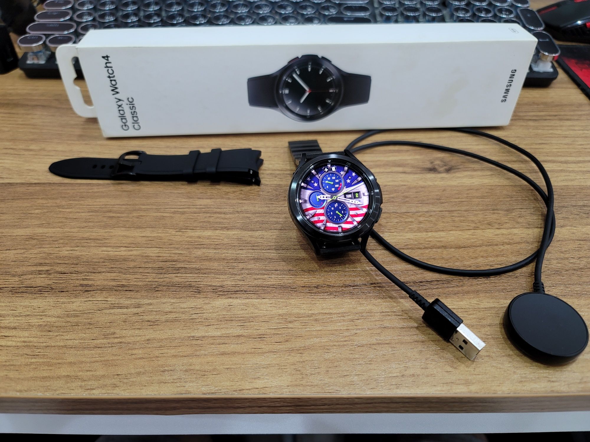 Продам часы Samsung Galaxy Whatch4 Classic 46mm (sm-R890)